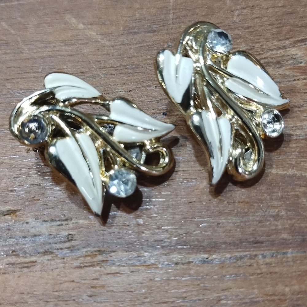 Vintage Gold & White Enamel Choker With Matching Clip-On Earrings, Coro … - Picture 2 of 9